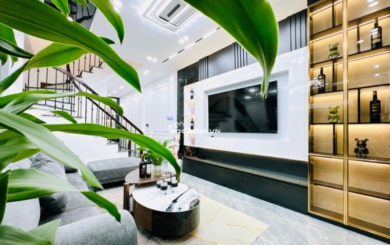 NHÀ ĐẸP TRẦN DUY HƯNG – 6 TẦNG THANG MÁY – Ô TÔ GẦN NHÀ – GIÁ HƠN 15 TỶ